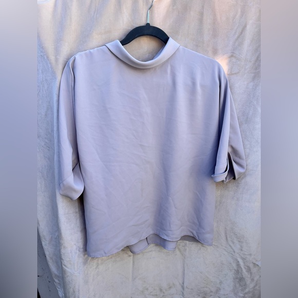 Elegant and Professional Gray Uniqlo Blouse - Picture 2 of 2